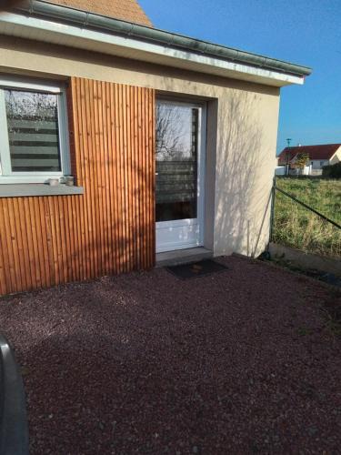 Mayet Apartment | Studio avec jardin