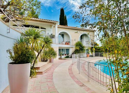 Montferrier-sur-Lez Apartment | Studio avec loggia, piscine et parking