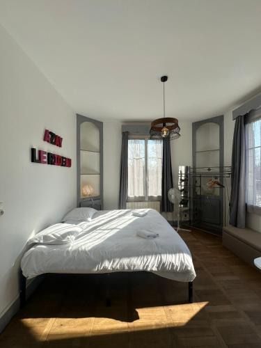 Azay-le-Rideau Apartment | Studio avec vue sur le Château