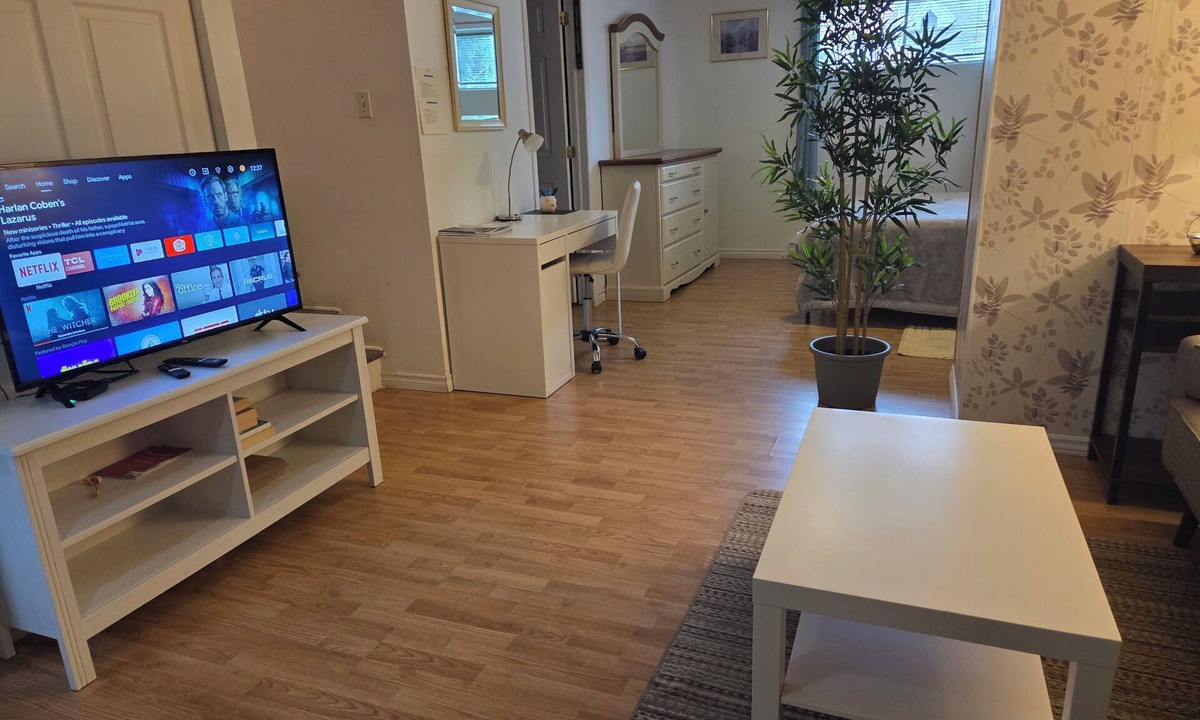 Vaudreuil Apartment | studio, bachelor