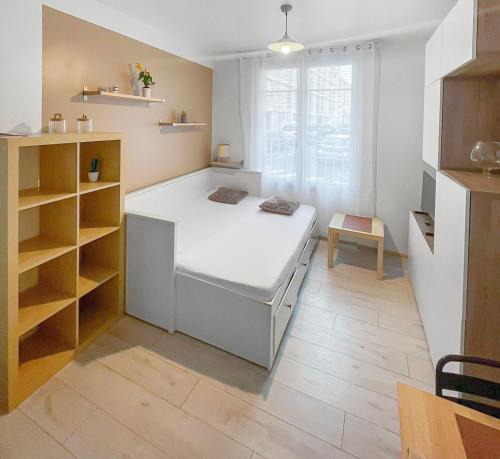 Saintes Apartment | Studio Bien placé Centre Historique de Saintes