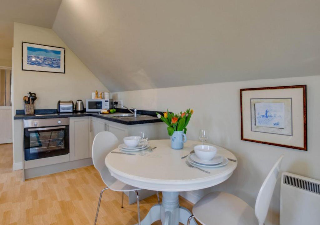 Cranbrook Apartment | Studio Bisen by Interhome