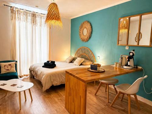 Moulins Apartment | Studio Boho-Chic en hyper-centre de Moulins au calme avec Parking en face