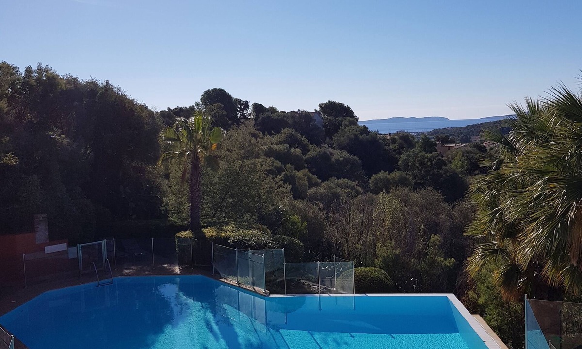 Bormes-Les-Mimosas Apartment | Studio Bormes-les-Mimosas