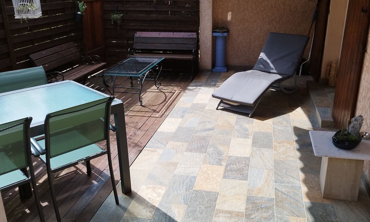 Brouzet-les-Ales Apartment | Studio Bouquet