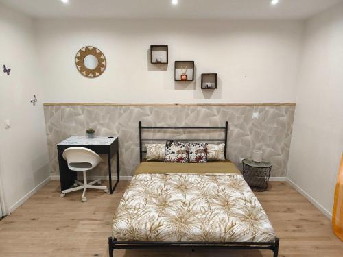 Charleville-Mezieres Apartment | Studio budget avec parking