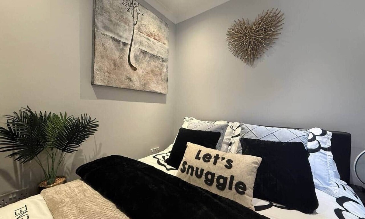 West Bridgford House | Studio C - Newly renovated private 1 bed studio