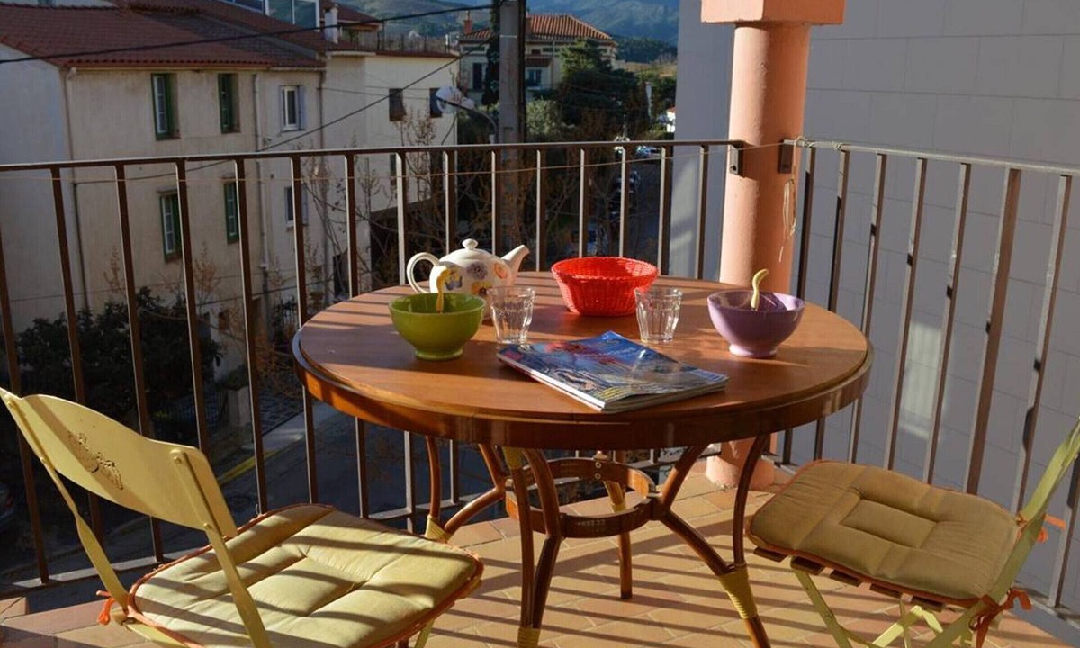 Banyuls-sur-Mer Apartment | Studio cabin 4 pers, near beach, street and mountain view