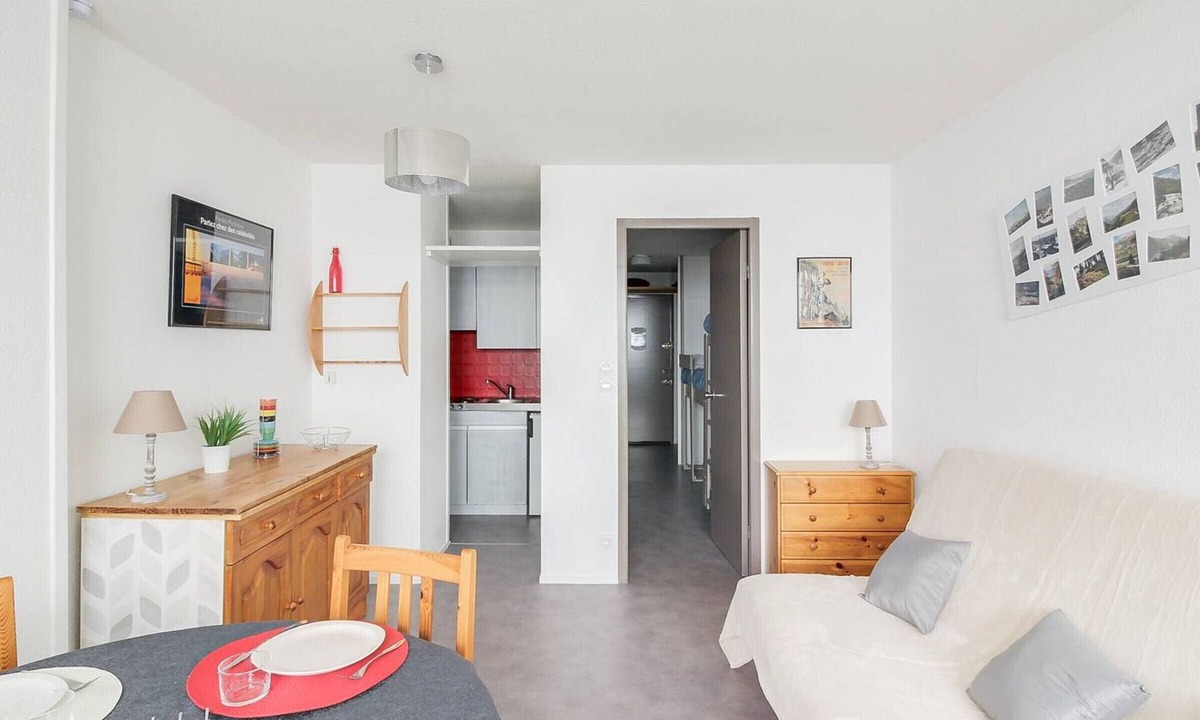 La Mongie Apartment | Studio cabin for 5 in La Mongie, slopeside, balcony, washer