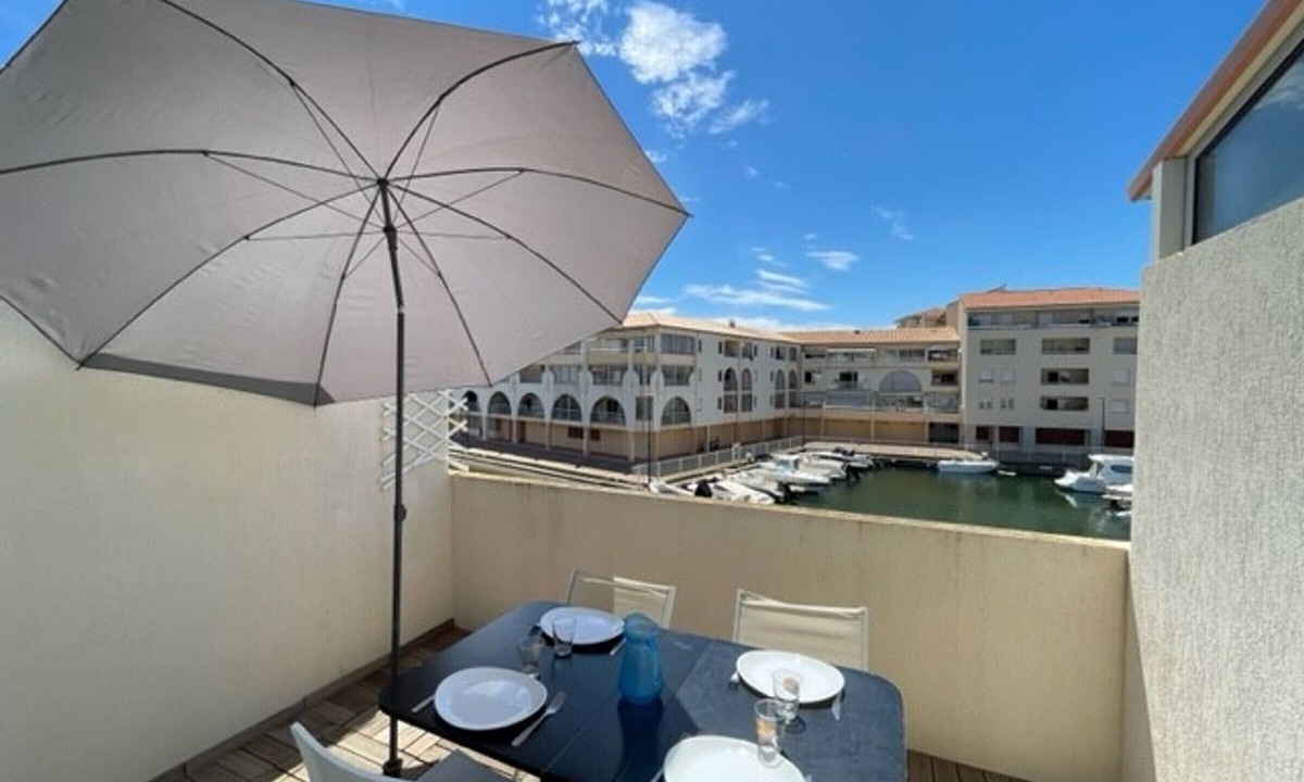 Sete Apartment | Studio cabin in Sete with terrace and air conditioning