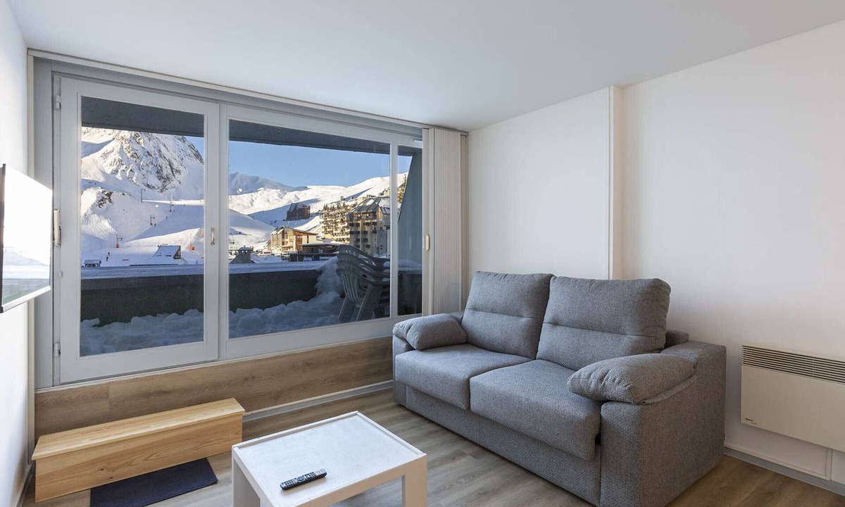 La Mongie Apartment | Studio cabin sleeps 5 with balcony 80m from slopes - La Mongie 1800