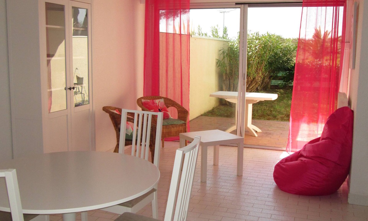 Le Grau-Du-Roi Apartment | Studio cabin the waterfront Le Grau Du Roi