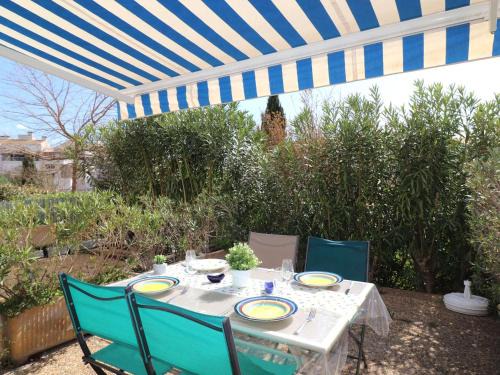 Le Grau-Du-Roi Apartment | Studio Cabine 4 pers RDC avec Piscines, Terrasse, Proche Mer et Commerces - FR-1-307-36