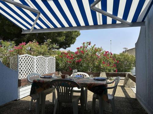 Le Grau-Du-Roi Apartment | Studio cabine 4 pers avec piscine, terrasse, proche commodités - Grau-du-Roi - FR-1-250-140