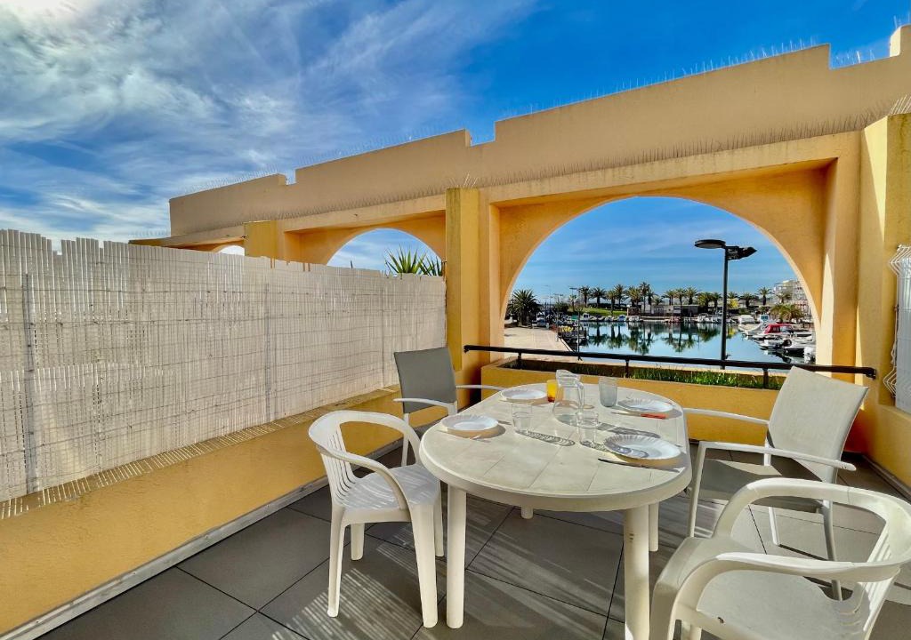 Sete Apartment | Studio cabine avec terrasse spacieuse et parking à Sète - FR-1-338-147