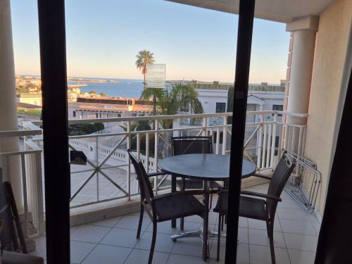 La Croix des Gardes Apartment | Studio cabine Cannes - Vue mer - Piscine - Parking