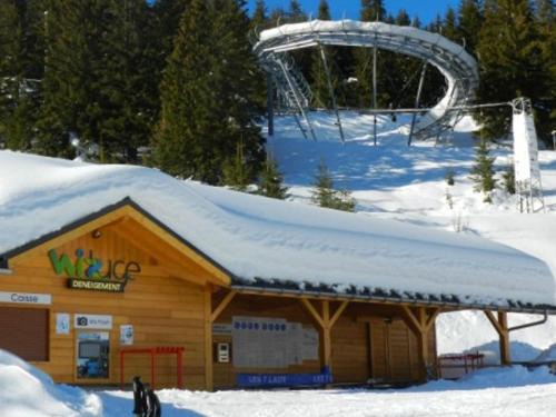 Le Pleynet Apartment | Studio cabine cosy avec balcon, 400m des pistes, casier à skis, proche commerces et remontées mécaniques. - FR-1-557A-15