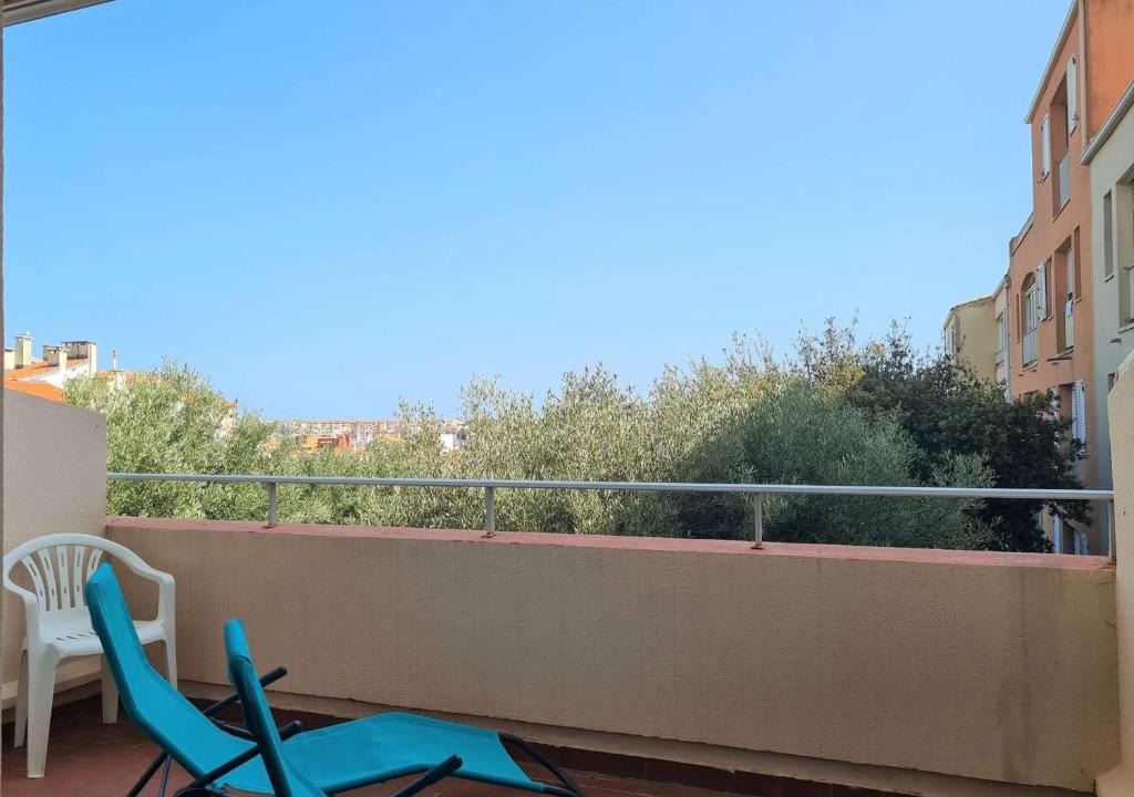 Cap d'Agde Apartment | Studio cabine cosy avec terrasse - 500m du centre et port - Cap d'Agde - FR-1-249-20