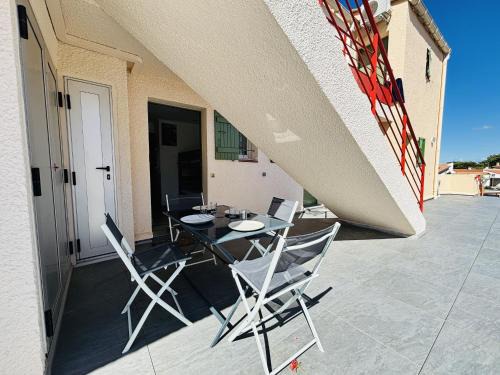 Saint-Cyprien Plage Apartment | Studio cabine climatisé proche mer - 4 pers. - FR-1-309-572