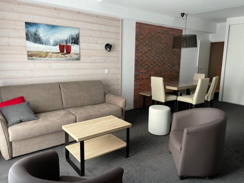 Eaux-Bonnes Apartment | Studio cabine Gourette 58m², côté pistes, 6 pers, animaux admis - FR-1-860-32