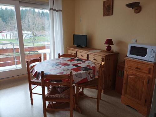 Premanon Apartment | Studio-cabine Résidence les Rennes