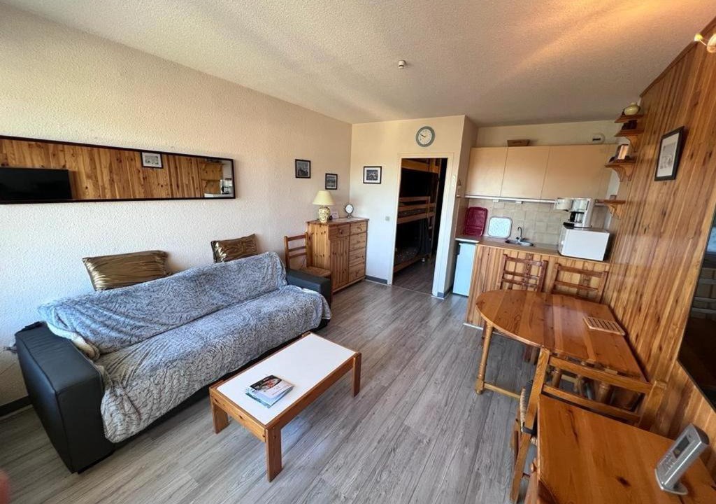 Les Angles Apartment | Studio Cabine Spacieux avec Balcon et Coin Repas - FR-1-593-99