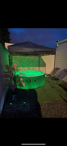 Merignac Apartment | Studio calme avec cour privative Parking Jacuzzi option