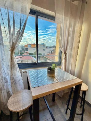 Ep 21 - Saint-Paul Apartment | studio calme et cosy avec parking privé