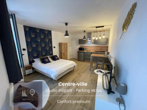 Chartres Apartment | Studio central, parking, lit Queen size par ALP Chartres