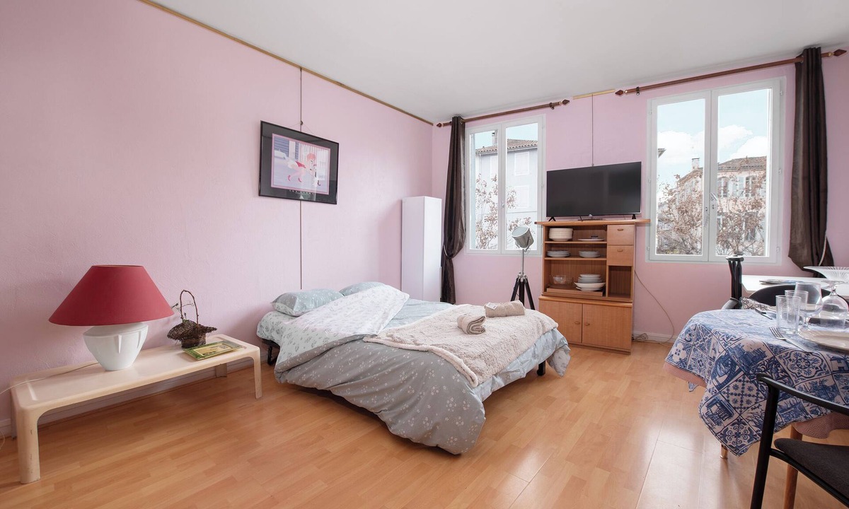 Saint-Girons Apartment | Studio Centre Saint-Girons, Studio Centre Saint-Girons