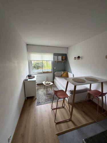 Clamart Apartment | Studio centre ville 19m2