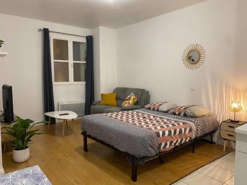 Excideuil Apartment | Studio chaleureux Centre Ville