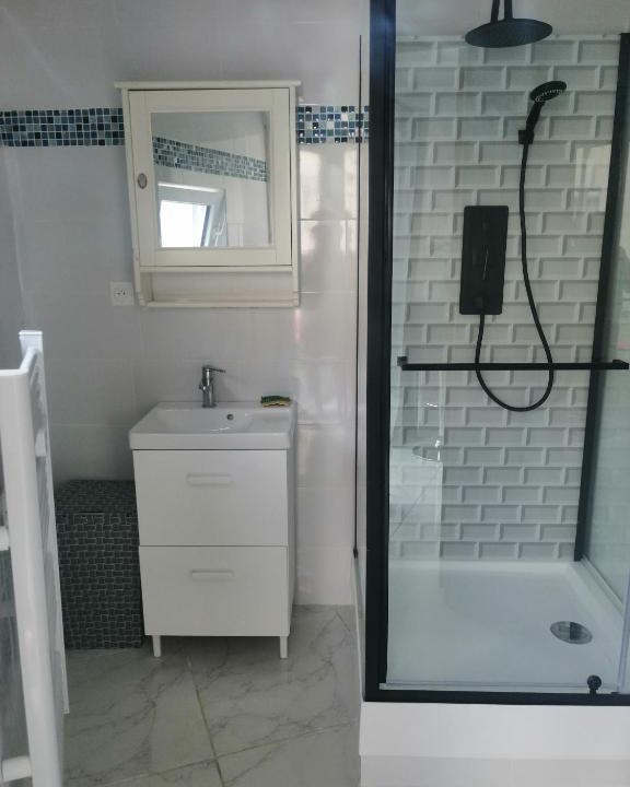 Chaumont Apartment | Studio chaleureux