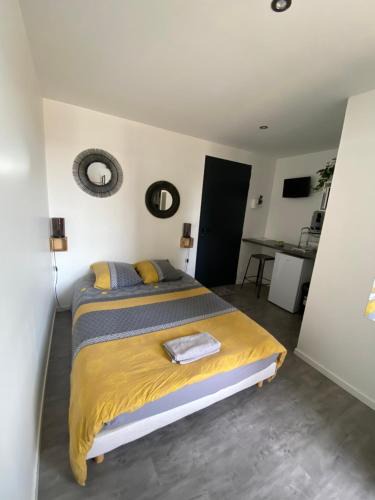 Saint-Genest-Malifaux Apartment | Studio Chambre St Genest Malifaux