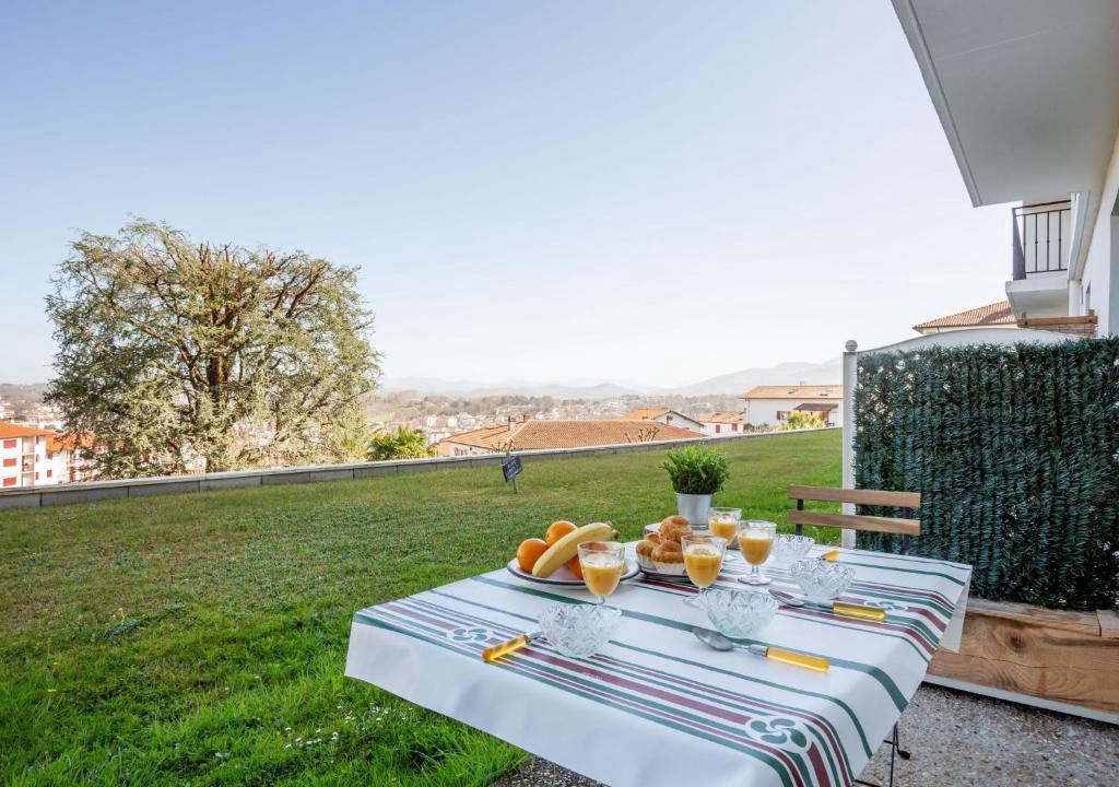 Ciboure Apartment | Studio Chori Kanta by Interhome