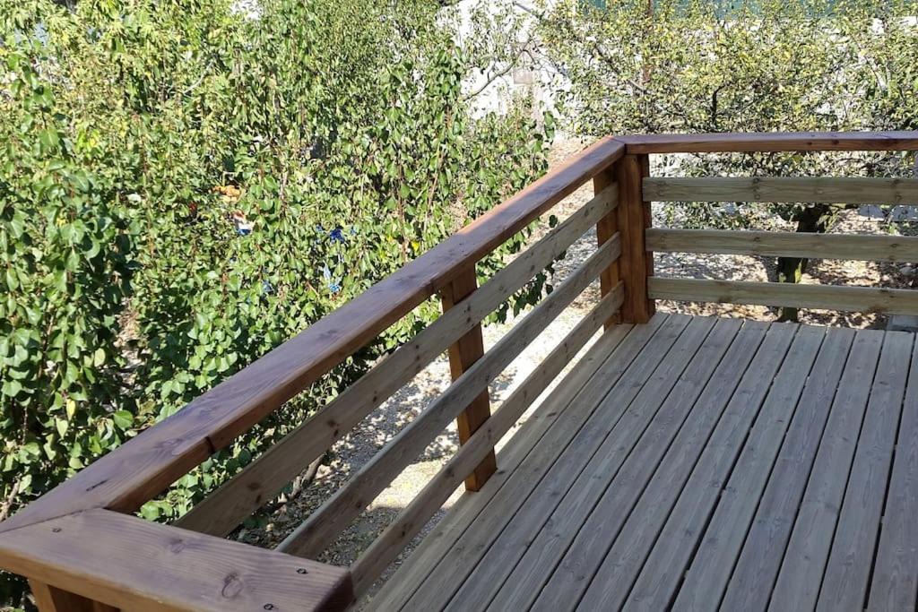 Saint-Marcel-les-Valence Apartment | Studio climatisé avec terrasse et Wi FI .