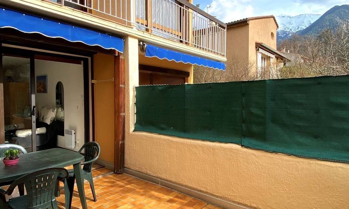 Vernet-les-Bains Apartment | Studio Classé 2 Étoiles en Rez-de-jardin Avec Grande Terrasse a 5 min à Pied du Centre Ville