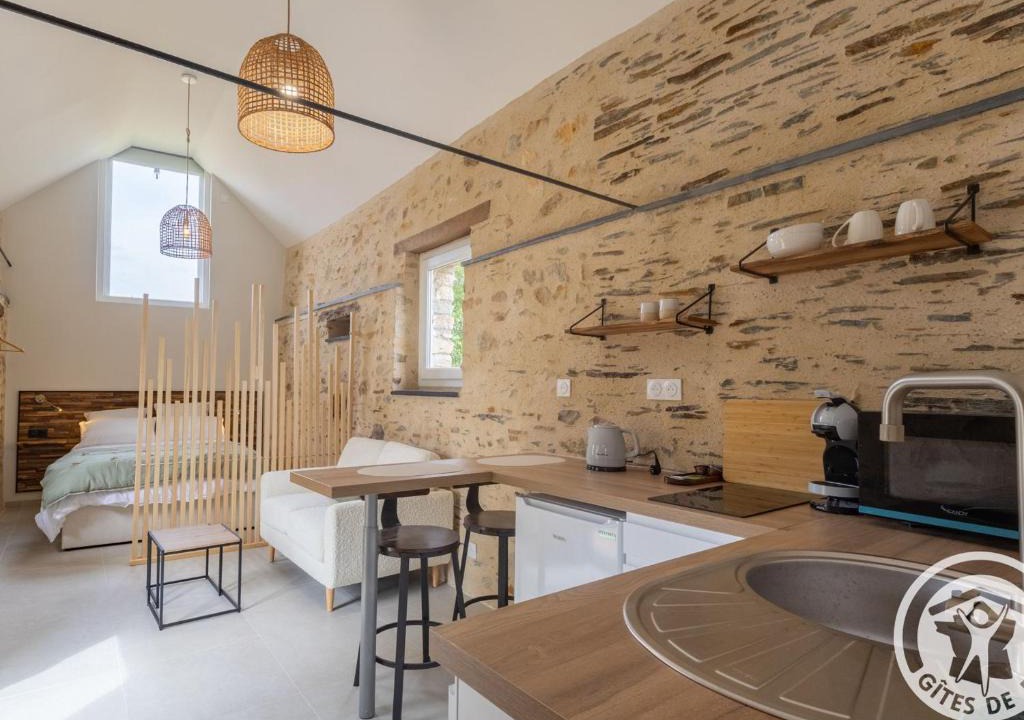 Chenille-Champteusse House | Studio climatisé, village paisible - FR-1-622-122