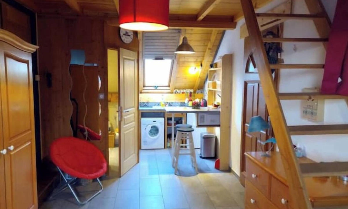Chatillon-en-Michaille Apartment | Studio close to freeway exit.