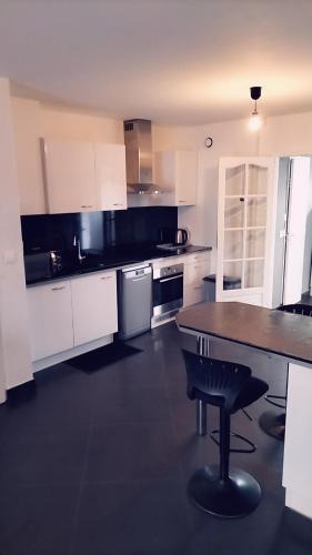 Les Pavillons-sous-Bois Apartment | Studio Cosy Indépendant