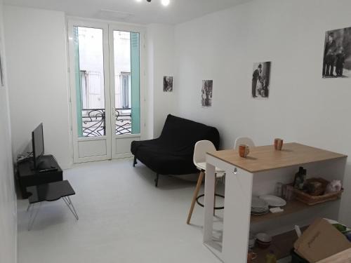 Graulhet Apartment | Studio Cocon cosy Petit Colin - lit 140 et canapé convertible BZ -Wifi gratuit -Boite à clés-Linge de lit et toilette offerts à partir de 4 nuits