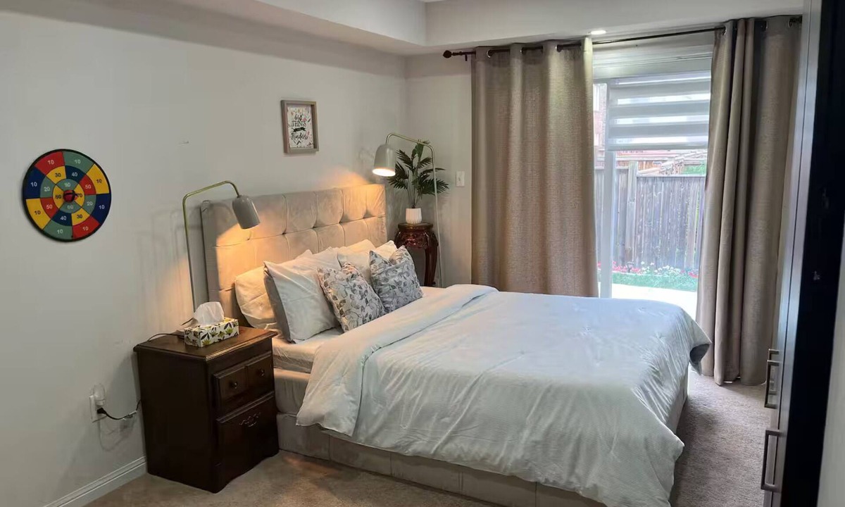 Mount Pleasant Apartment | Studio/Condo in a Townhouse