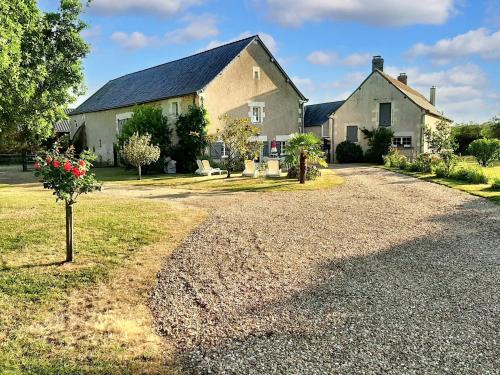 Thilouze Apartment | Studio confortable à Thilouze de 55 m² avec jardin privatif