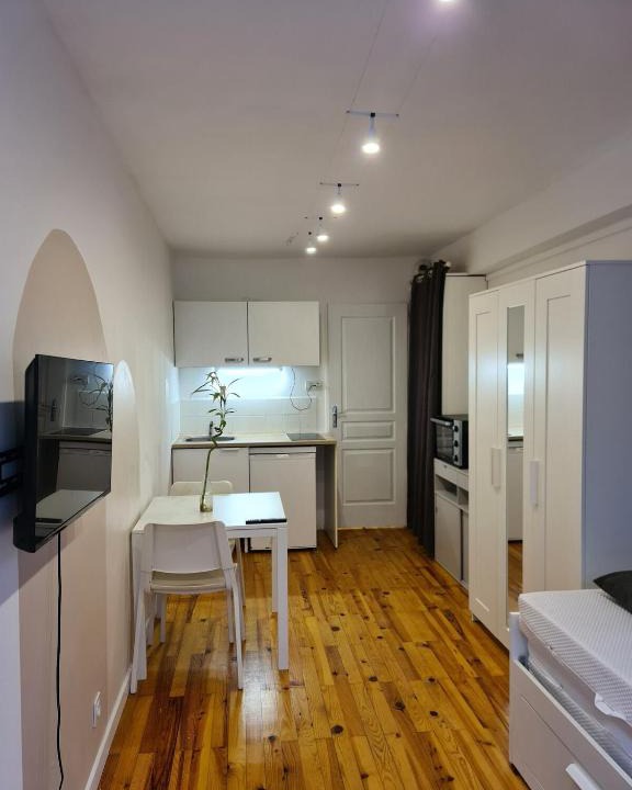 Fontaine Apartment | Studio cosy avec clim et jardin