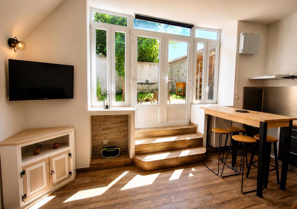 Champagne-sur-Seine Apartment | Studio cosy et lumineux