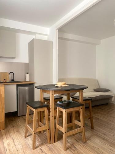 Sainte-Therese-Demi-Lune Apartment | Studio cosy et équipé