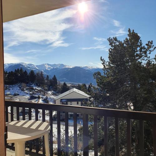Font-Romeu-Odeillo-Via Apartment | Studio cosy à Font romeu avec Piscine et superbe vue