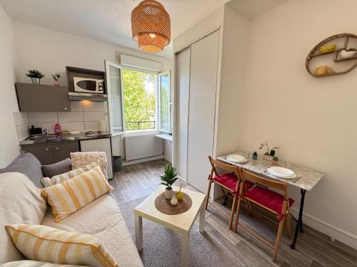 Margny-les-Compiegne Apartment | Studio cosy parking