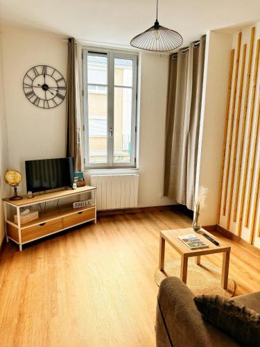 Saumur Apartment | STUDIO COSY Gare & centre-ville