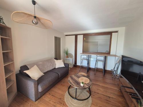 Amberieu-en-Bugey Apartment | Studio Cosy La Parenthèse